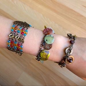 Lot of 3 beaded bracelets with clasp